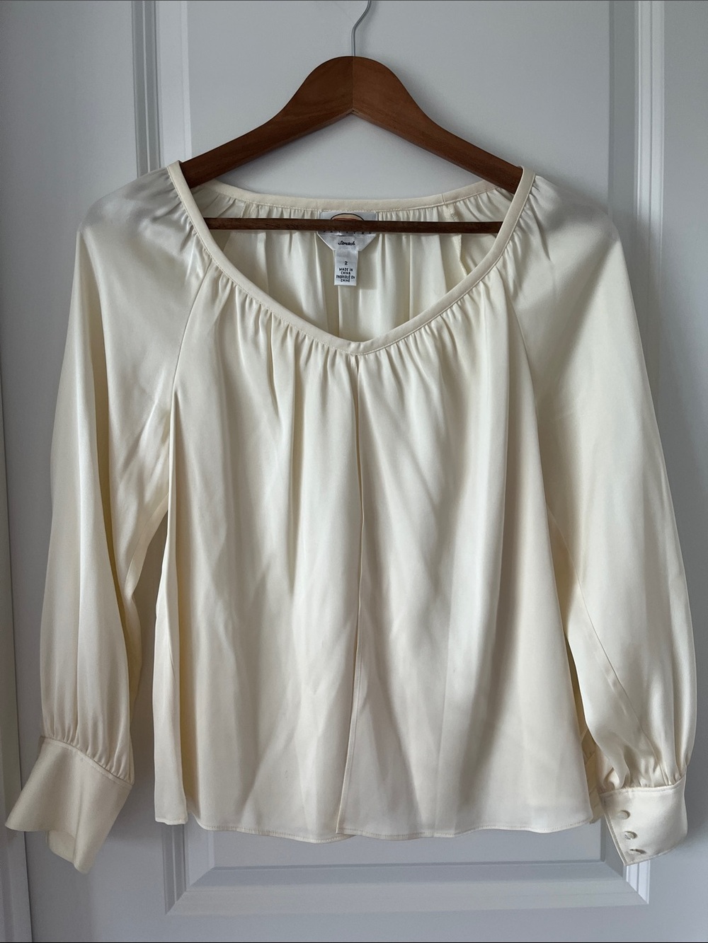 100% Silk Talbots Vintage Cream Long-Sleeve Blouse - Elegant Scoop Neck Size2